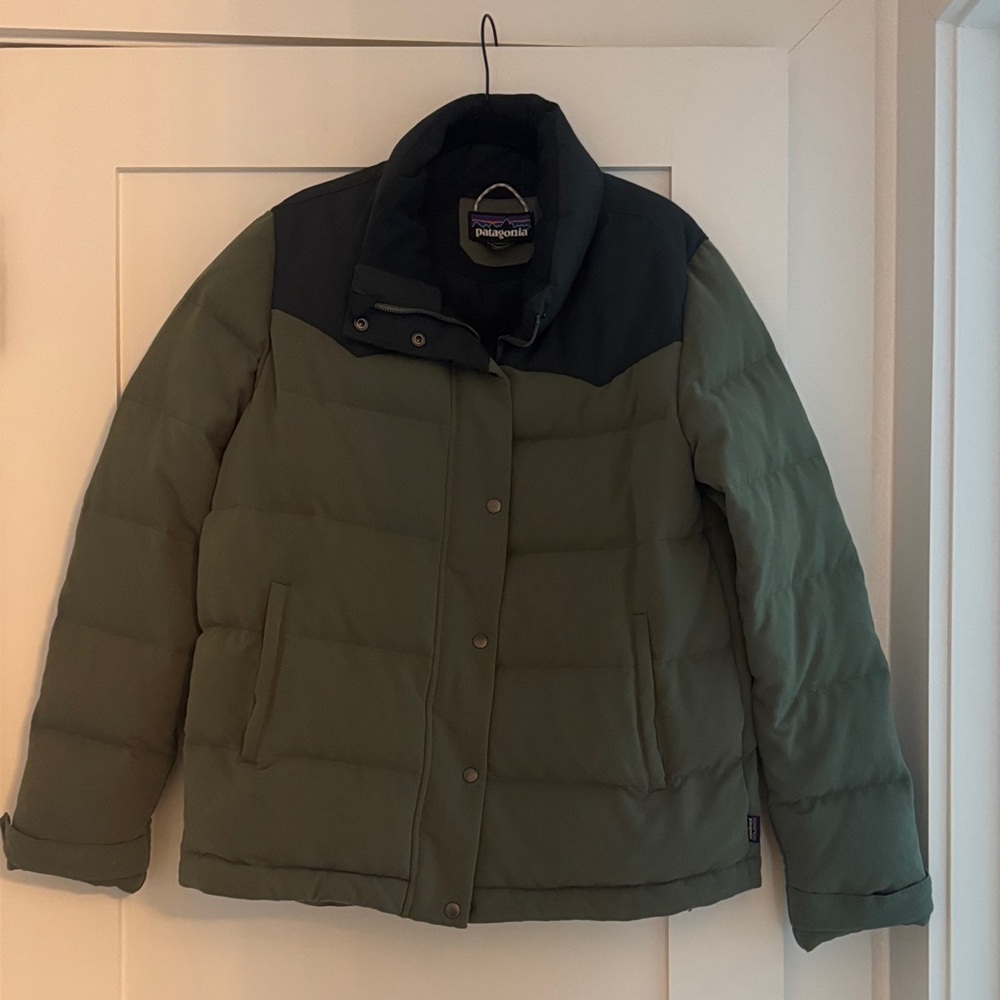 Patagonia Women's Olive and Black Puffer Jacket